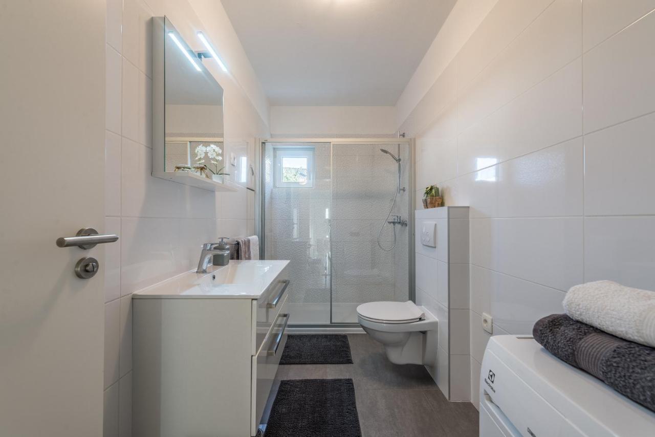 Holiday Home Bajlo Apartment With Three Bedrooms Zadar Exterior foto